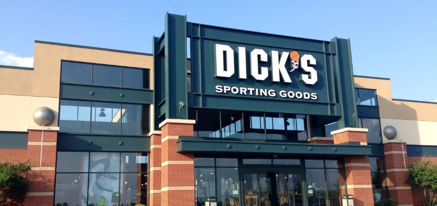 You are currently viewing Dicks Sporting Goods Set to Acquire Foot Locker in Strategic Expansion